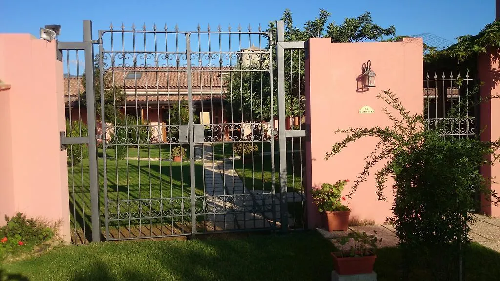 La Corte Dei Rei Aparthotel Castiadas 3*,  Italia